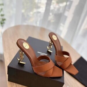 🍟Yves Saint Laurent Classic Brown Heels